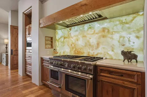 Kitchen - 19100 Macalpine Loop, Bend, OR 97702 photo 3 of 6