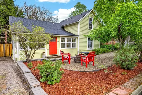 140 Lincoln St, Ashland, OR 97520