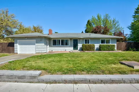372 Garfield St, Medford, OR 97501