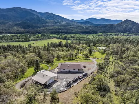 10300 N Applegate Rd, Grants Pass, OR 97527