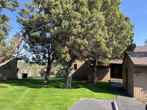 2200 Snowgoose Dr #RV1D, Redmond, OR 97756