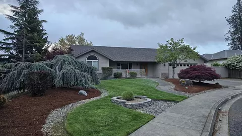 2717 SW Acres Rd, Grants Pass, OR 97527