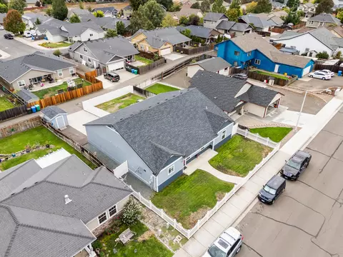 View/Area - 628 Barton Rd, Eagle Point, OR 97524 photo 1 of 4