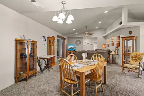 Dining - 628 Barton Rd, Eagle Point, OR 97524 photo 1 of 1