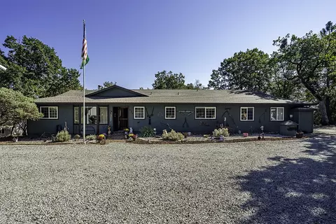 332 Rene Dr, Shady Cove, OR 97539