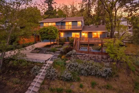 301 Hillcrest St, Ashland, OR 97520