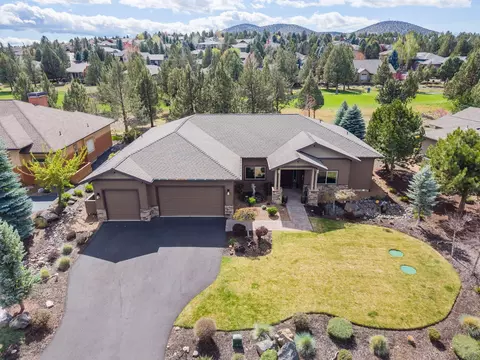 785 Ribbon Falls Rd, Redmond, OR 97756