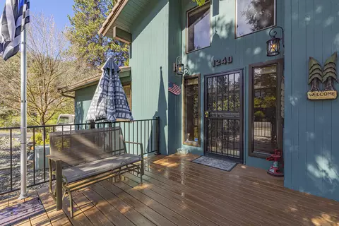 1240 Vista Way, Klamath Falls, OR 97601