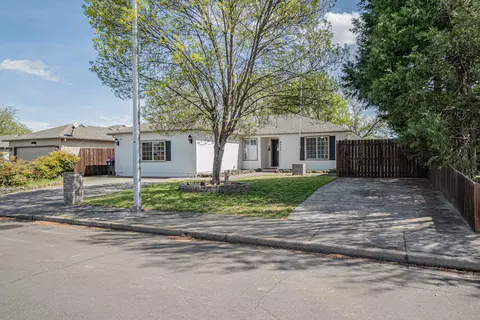 8022 Brie Ter, White City, OR 97503