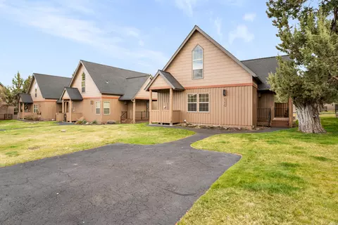8588 Red Wing Ln, Redmond, OR 97756