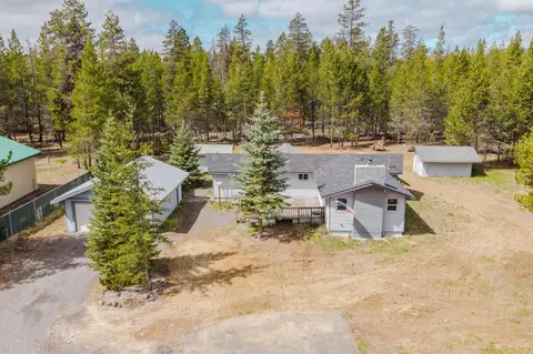 52643 Center Dr, La Pine, OR 97739