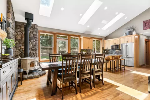 Dining - 14597 Bluegrass Loop, Sisters, OR 97759 photo 1 of 3