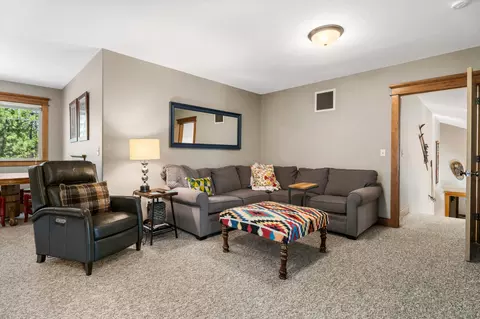 Living - 14597 Bluegrass Loop, Sisters, OR 97759 photo 3 of 3
