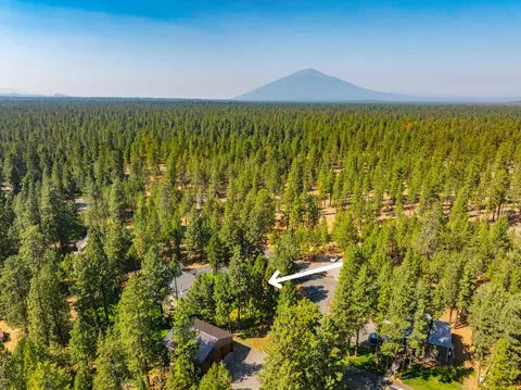 View/Area - 14597 Bluegrass Loop, Sisters, OR 97759 photo 3 of 3