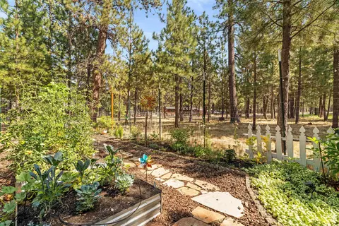Exterior - 14597 Bluegrass Loop, Sisters, OR 97759 photo 8 of 15