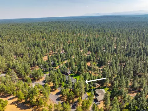 View/Area - 14597 Bluegrass Loop, Sisters, OR 97759 photo 2 of 3