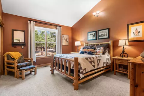 Bedroom - 14597 Bluegrass Loop, Sisters, OR 97759 photo 4 of 7
