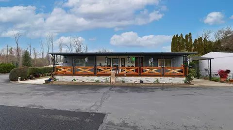 20055 Highway 62 UNIT 15, Shady Cove, OR 97539
