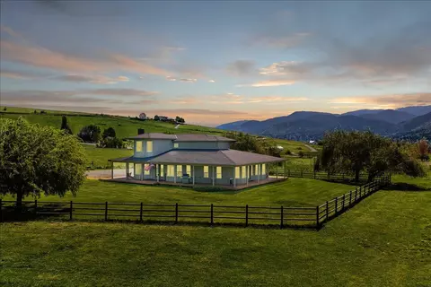 900 Butler Creek Rd, Ashland, OR 97520
