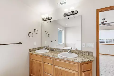 Bath - 602 Barton Rd, Eagle Point, OR 97524 photo 1 of 4