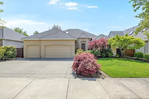 162 Bellerive Dr, Eagle Point, OR 97524