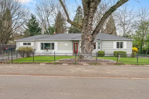 711 S Modoc Ave, Medford, OR 97504