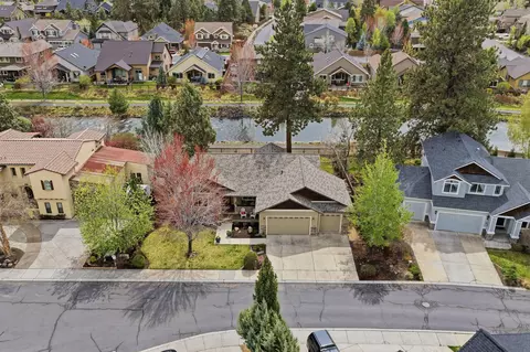 View/Area - 61173 Ridgewater Loop, Bend, OR 97702 photo 1 of 7