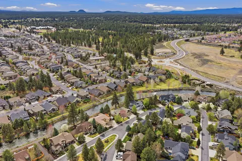 View/Area - 61173 Ridgewater Loop, Bend, OR 97702 photo 7 of 7