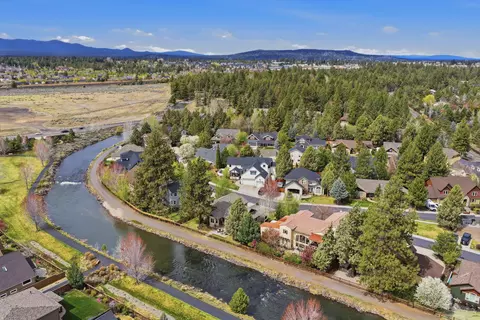 View/Area - 61173 Ridgewater Loop, Bend, OR 97702 photo 4 of 7