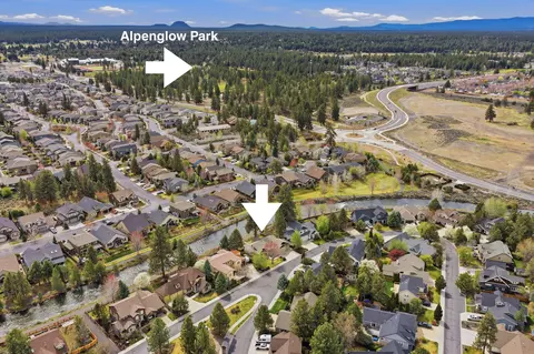 View/Area - 61173 Ridgewater Loop, Bend, OR 97702 photo 1 of 7