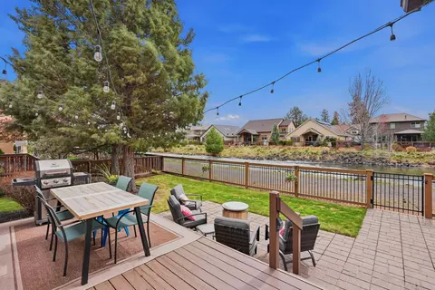 Exterior - 61173 Ridgewater Loop, Bend, OR 97702 photo 8 of 18
