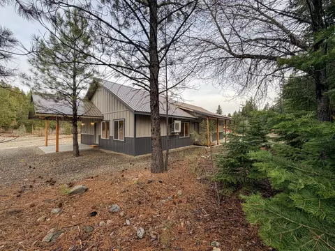 655 NW Ajax St, Sumpter, OR 97877