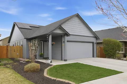 3559 SW Pumice Pl, Redmond, OR 97756