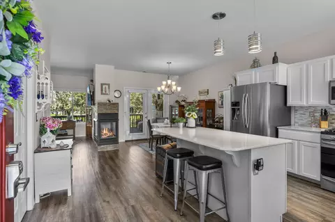 1116 Golden Pheasant Dr, Redmond, OR 97756