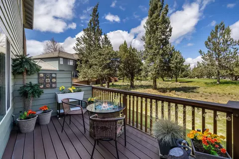1116 Golden Pheasant Dr, Redmond, OR 97756