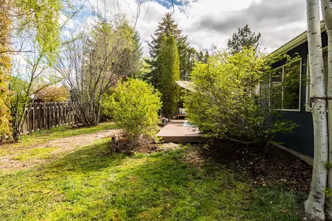 Exterior - 20014 Powers Rd, Bend, OR 97702 photo 9 of 12
