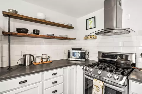 Kitchen - 20014 Powers Rd, Bend, OR 97702 photo 5 of 5