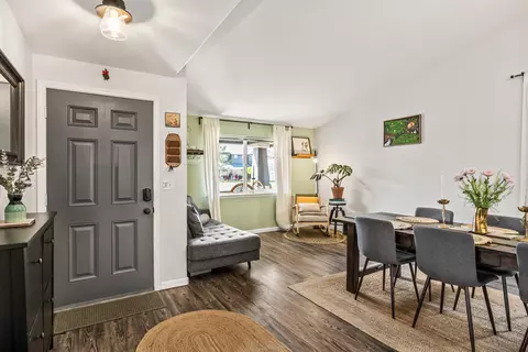 Entry Way - 20014 Powers Rd, Bend, OR 97702 photo 1 of 1