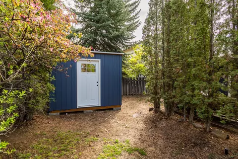 Exterior - 20014 Powers Rd, Bend, OR 97702 photo 7 of 12