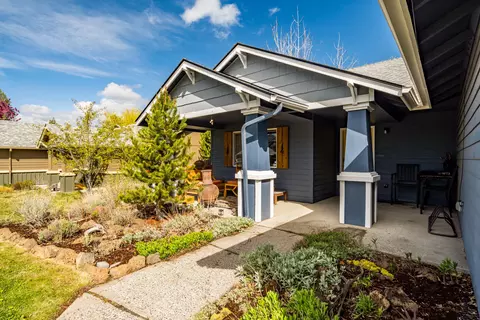 20014 Powers Rd, Bend, OR 97702