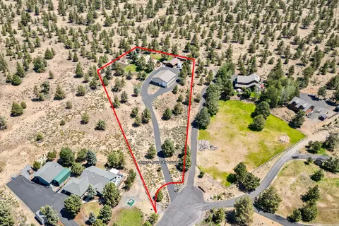 View/Area - 64864 Casa Ct, Bend, OR 97701 photo 4 of 5
