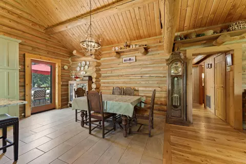 Dining - 64864 Casa Ct, Bend, OR 97701 photo 2 of 2