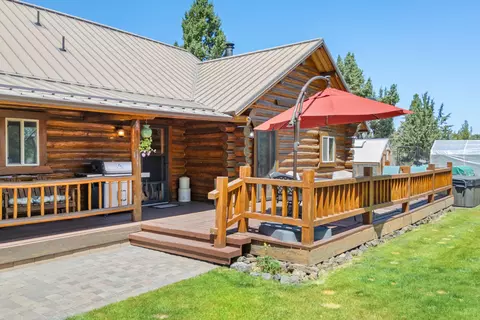 Exterior - 64864 Casa Ct, Bend, OR 97701 photo 3 of 17