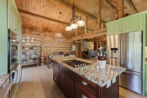 Kitchen - 64864 Casa Ct, Bend, OR 97701 photo 3 of 4
