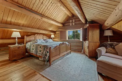 Bedroom - 64864 Casa Ct, Bend, OR 97701 photo 1 of 4