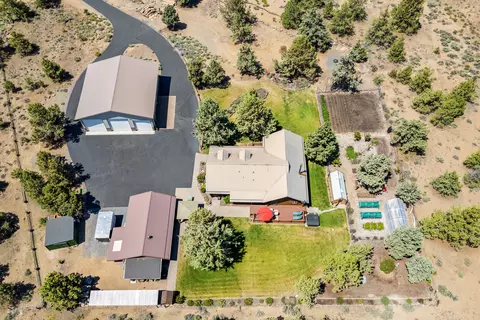 View/Area - 64864 Casa Ct, Bend, OR 97701 photo 1 of 5
