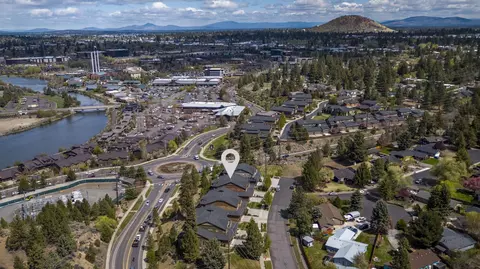 View/Area - 871 SW Blakely Rd, Bend, OR 97702 photo 4 of 6