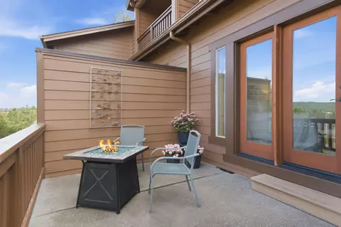 Exterior - 871 SW Blakely Rd, Bend, OR 97702 photo 3 of 10