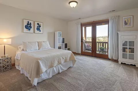 Bedroom - 871 SW Blakely Rd, Bend, OR 97702 photo 3 of 6