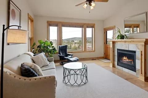 Living - 871 SW Blakely Rd, Bend, OR 97702 photo 3 of 3